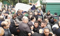 فيديو: الاعتداء على رؤساء السُلطات وأعضاء الكنيست خلال المظاهرة